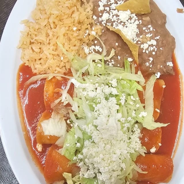 Plate-3 Enchiladas Rojas De Carne.